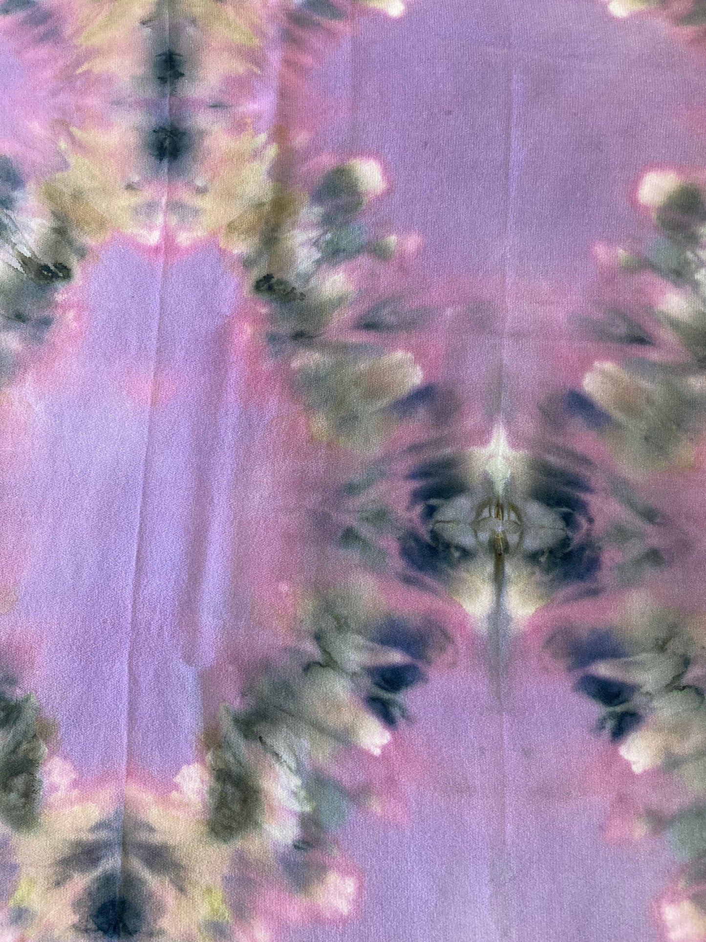 Silk Crepe Fabric Cutting - Arabesque
