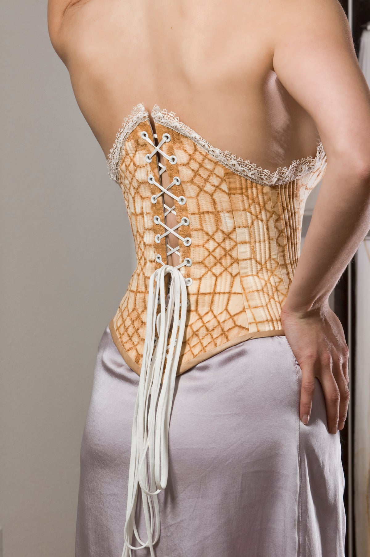 Tulip Corset - Rust Grate