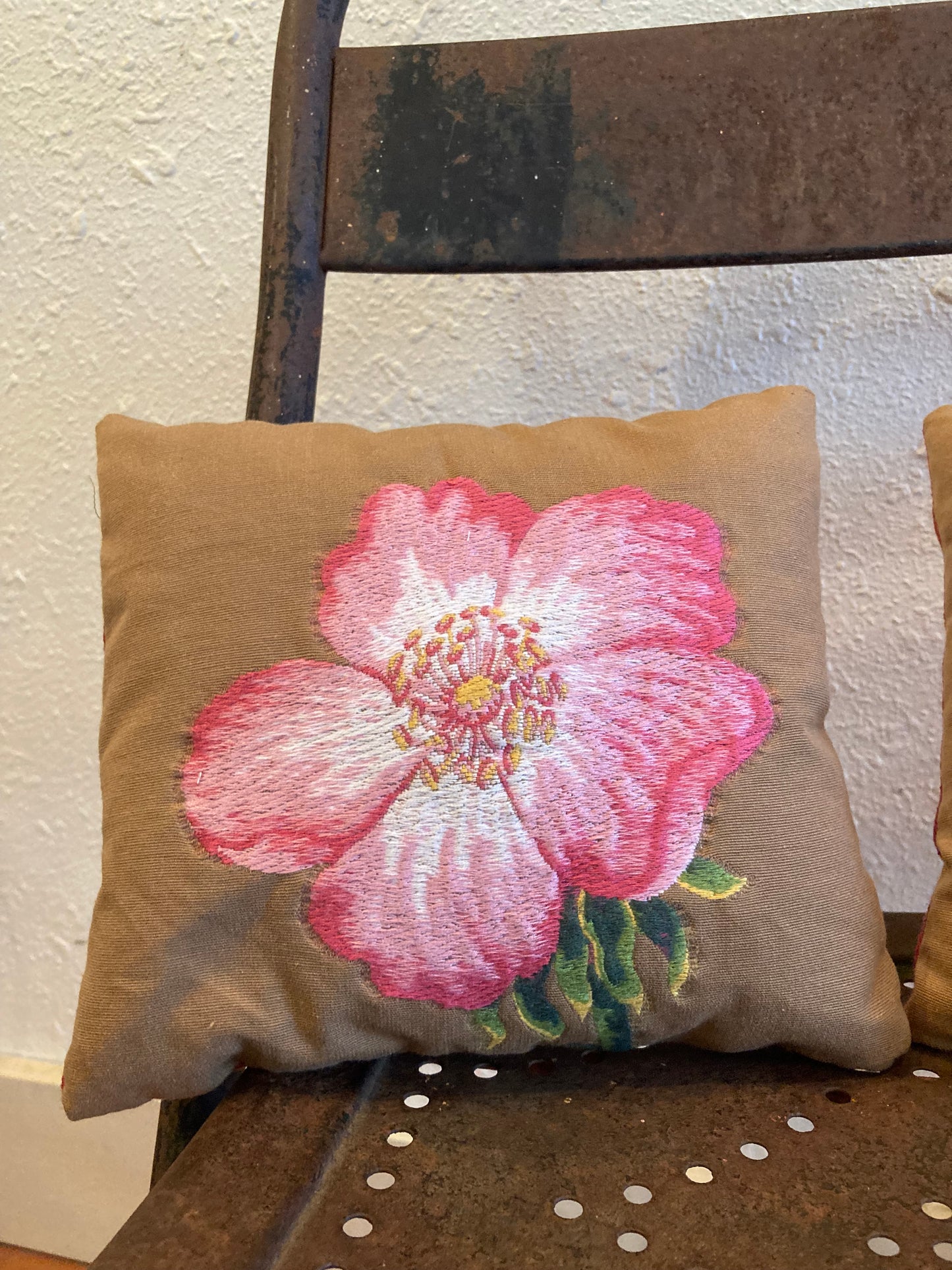 Pillows - Rose embroidery